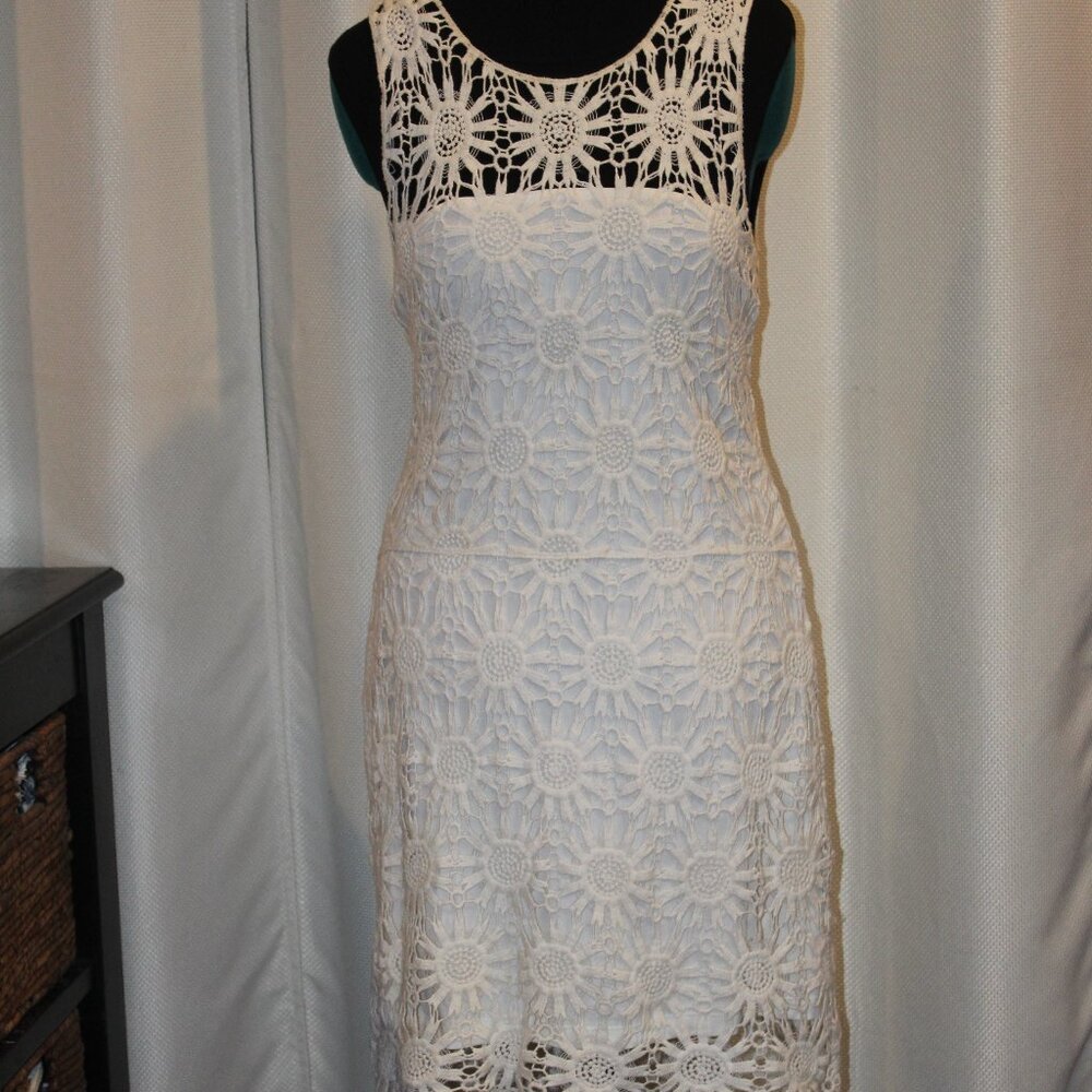 Crocheted Lace Sleeveless DRESS scallop hem lined body Size L